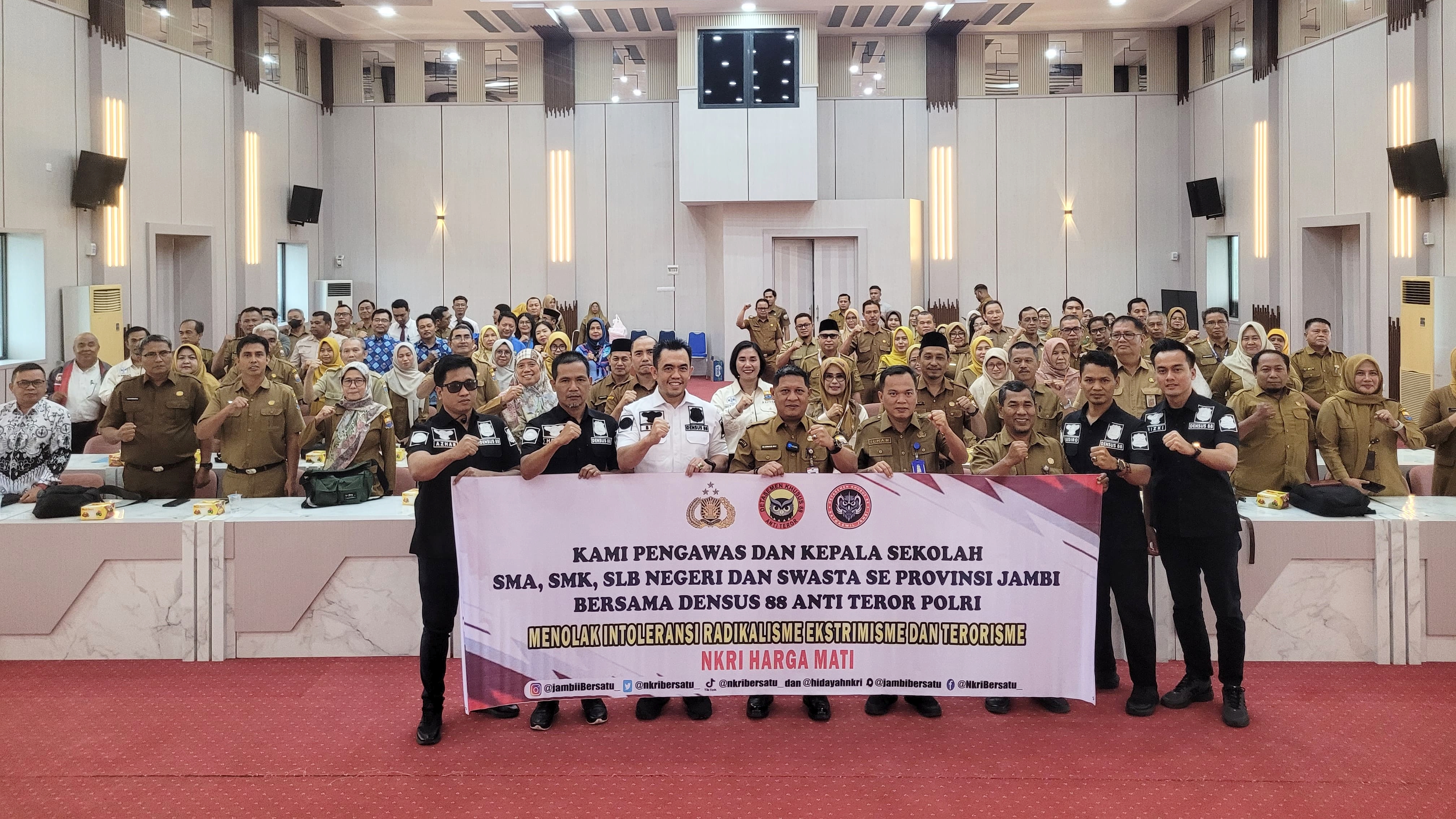 Disdik Jambi gandeng Densus 88 AT Polri gelar sosialisasi 