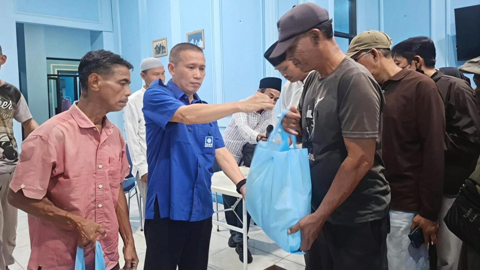 DPW PAN Jambi bagikan sembako, takjil dan santunan untuk anak yatim