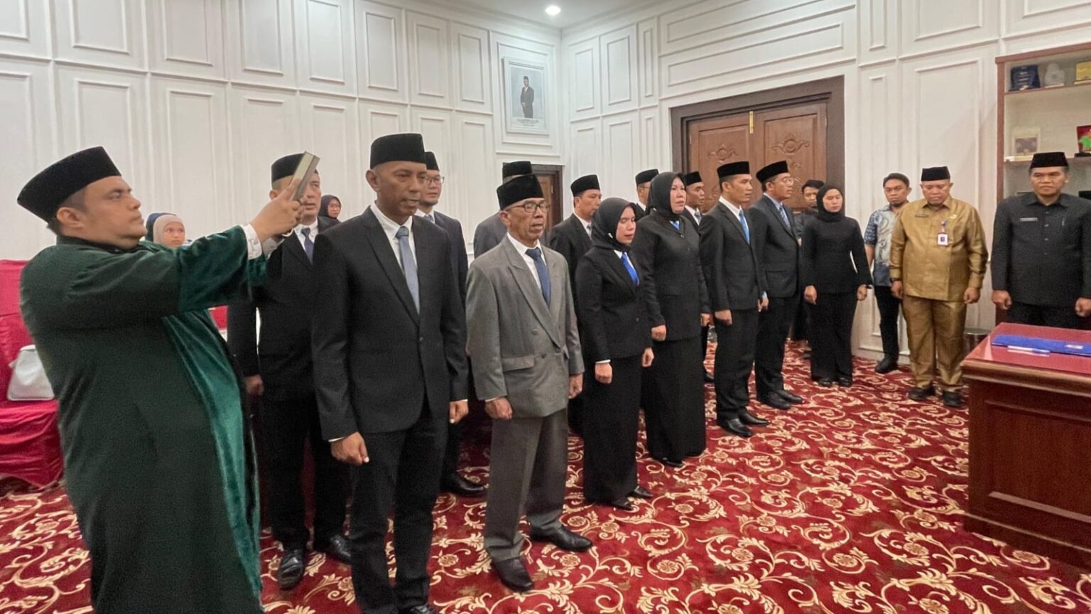 13 pejabat III Pemprov Jambi dilantik Sekda Sudirman