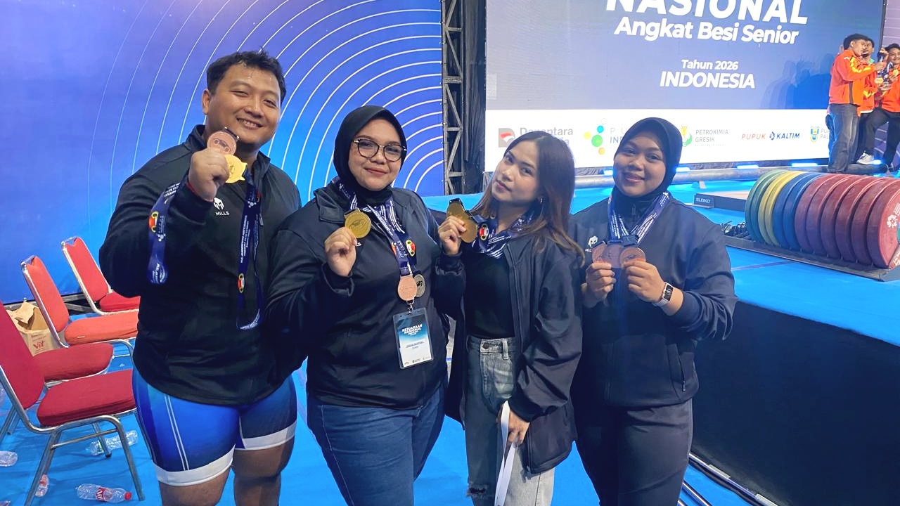 Empat atlet angkat besi (lifter) Jambi raih medali emas Kejurnas Angkat Besi di Bandung