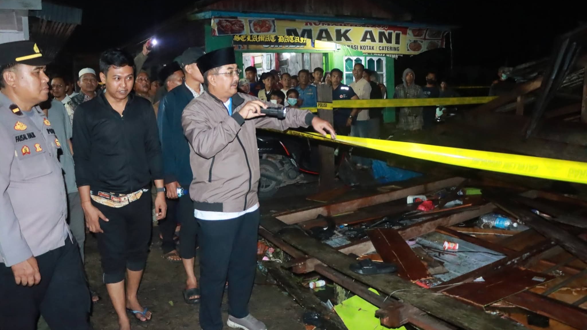 Bupati Anwar Sadat tinjau lokasi kebakaran di Teluk Nilau