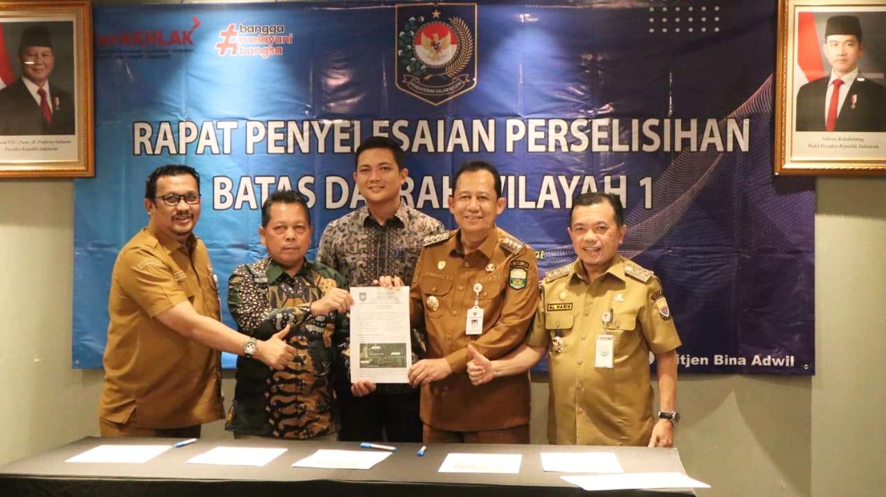 Al Haris menghadiri rapat pembahasan batas daerah antara Batang Hari dan Muaro Jambi