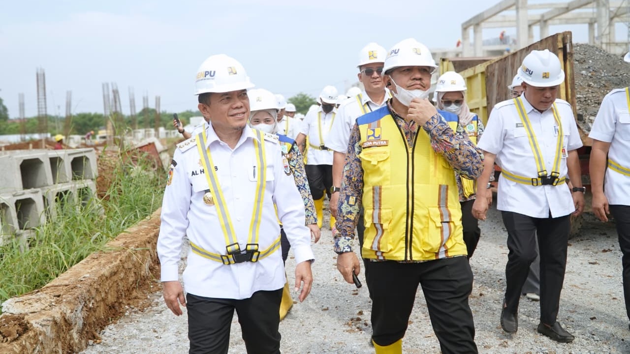 Gubernur Al Haris tinjau pembangunan sekolah rakyat di Tanjab Timur