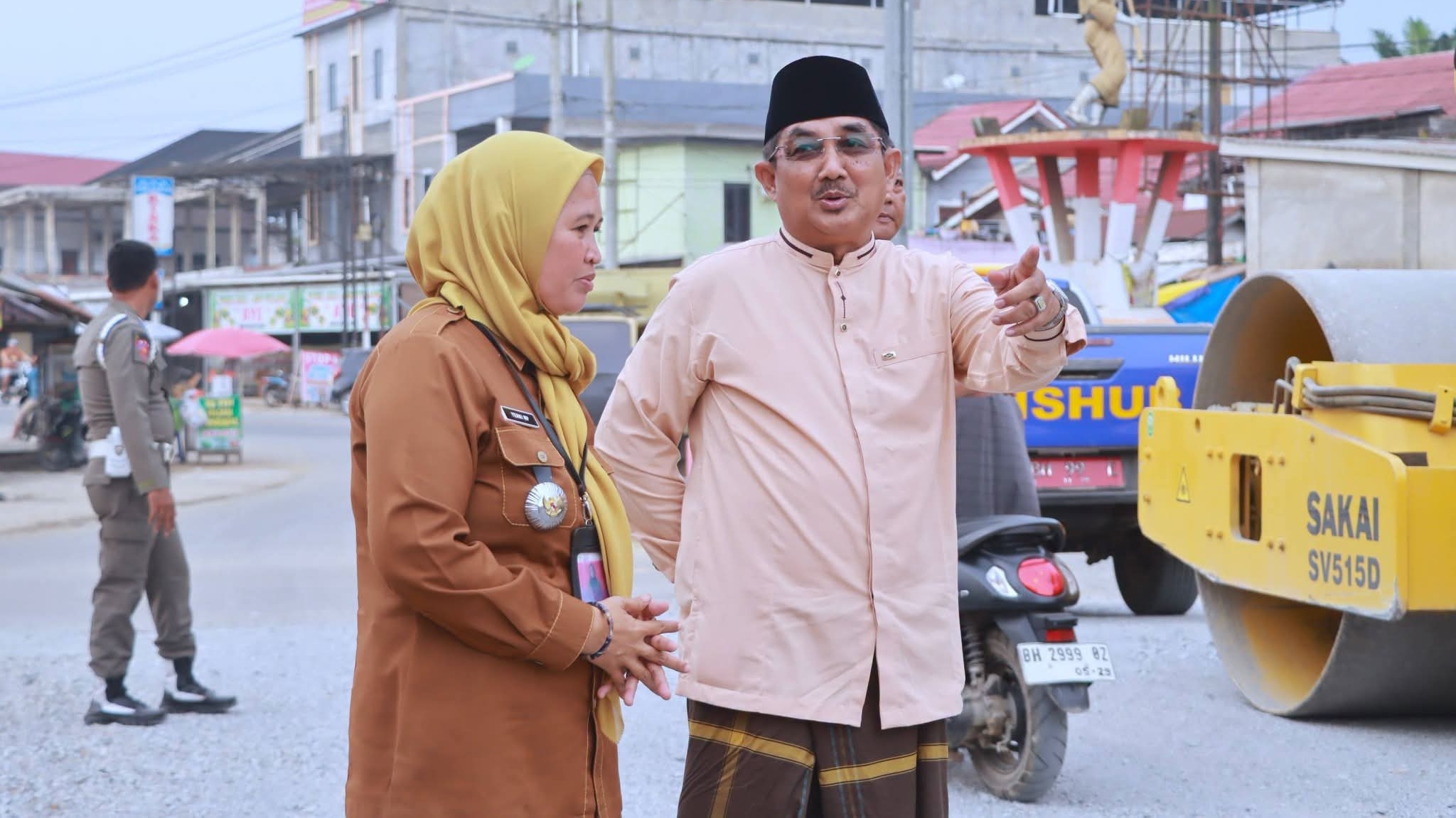Anwar Sadat tinjau pelaksanaan pekerjaan jalan jalur 2 Merlung