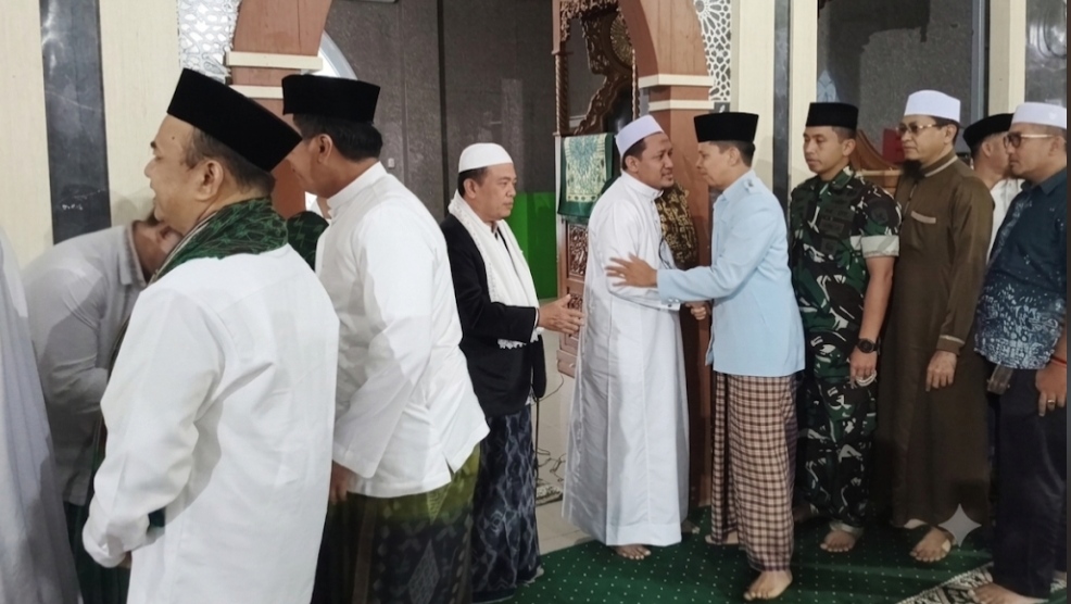 Gubernur Al Haris pimpin safari subuh dan istigasah di Ponpes Darul Arifin Muaro Jambi