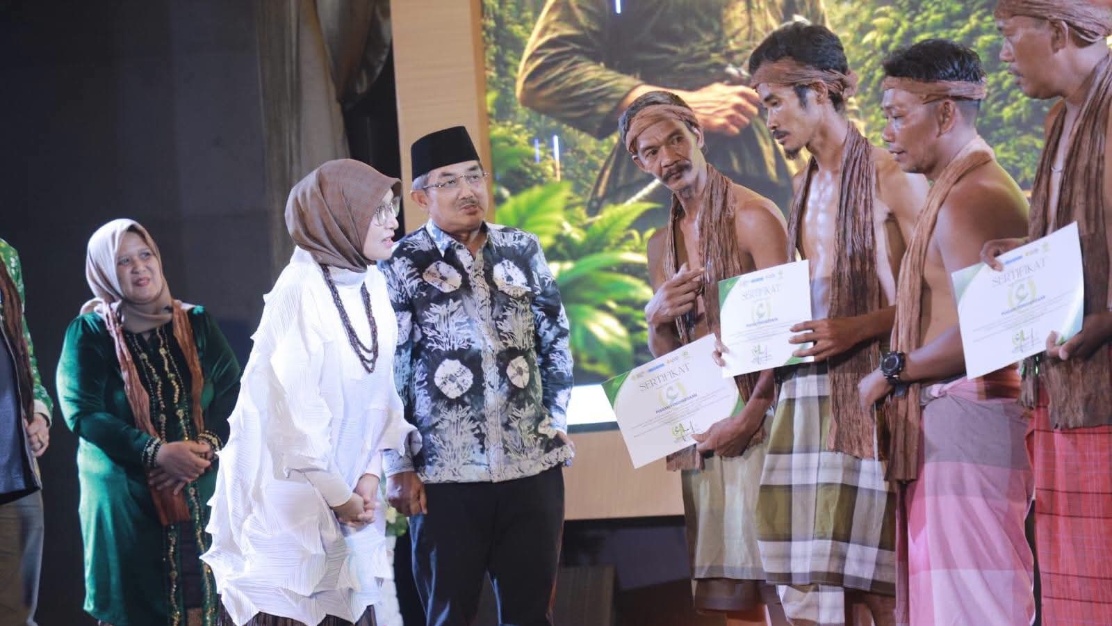 Anwar Sadat menghadiri Festival Raden Hamzah 2026 di Aula RRI Telanai, Sabtu malam (27/6)