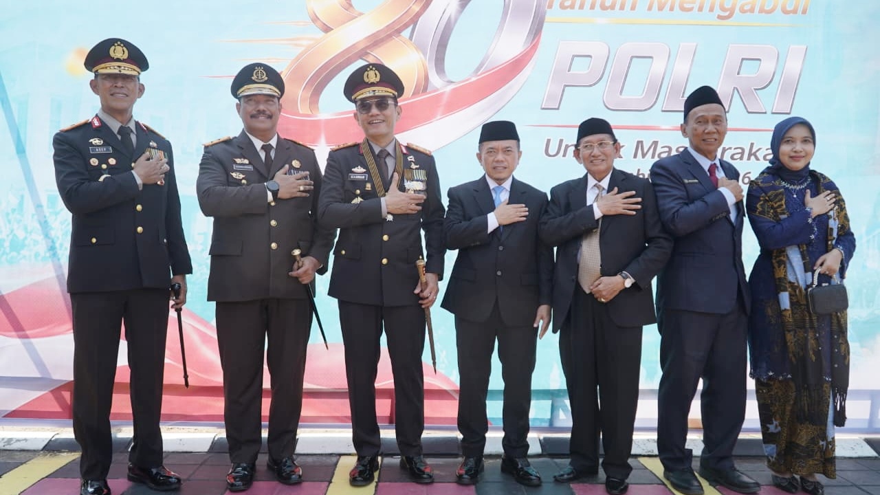 Gubernur Al Haris menghadiri Upacara Peringatan Hari Bhayangkara ke-80