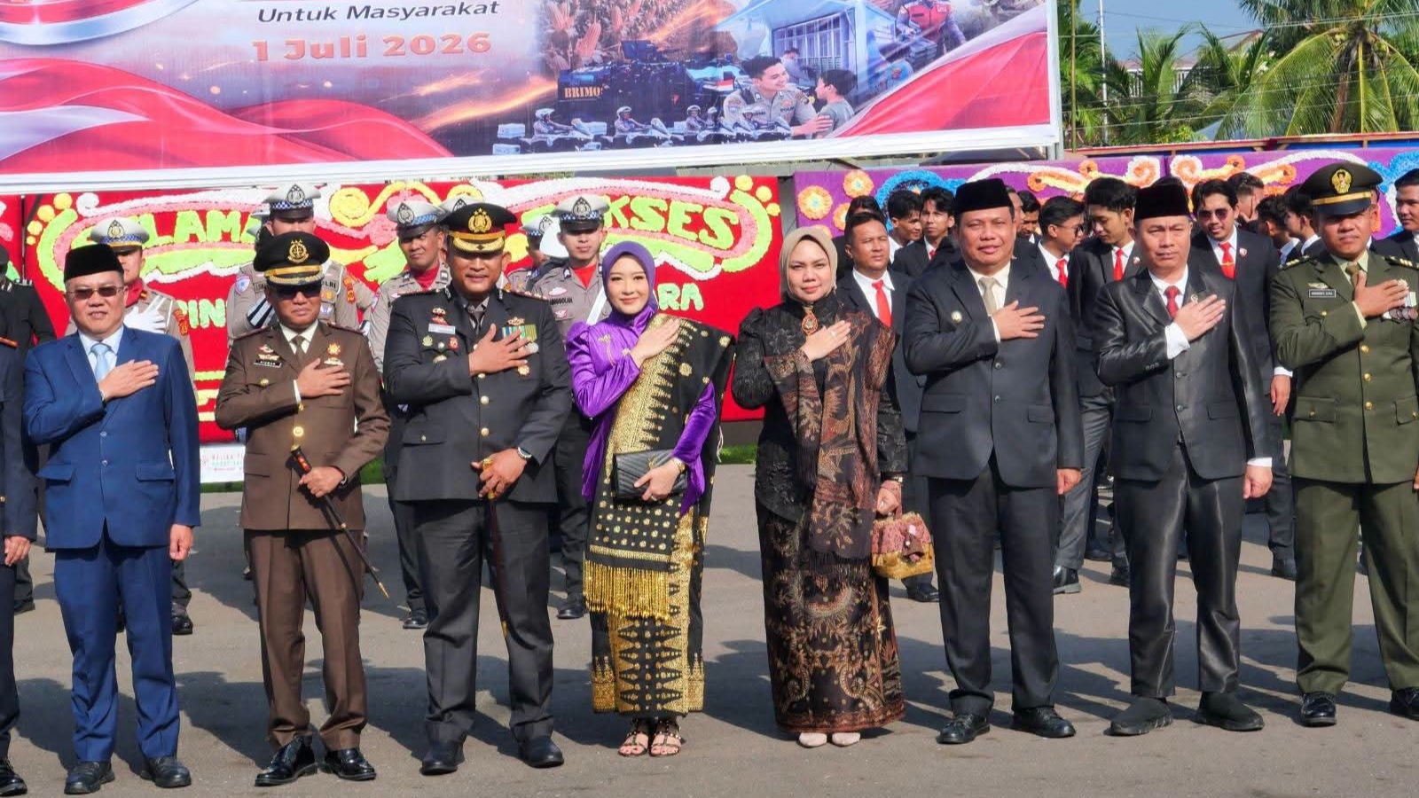 Wabup Katamso saat hadiri peringatan HUT ke-80 Bhayangkara di Polres Tanjab Barat