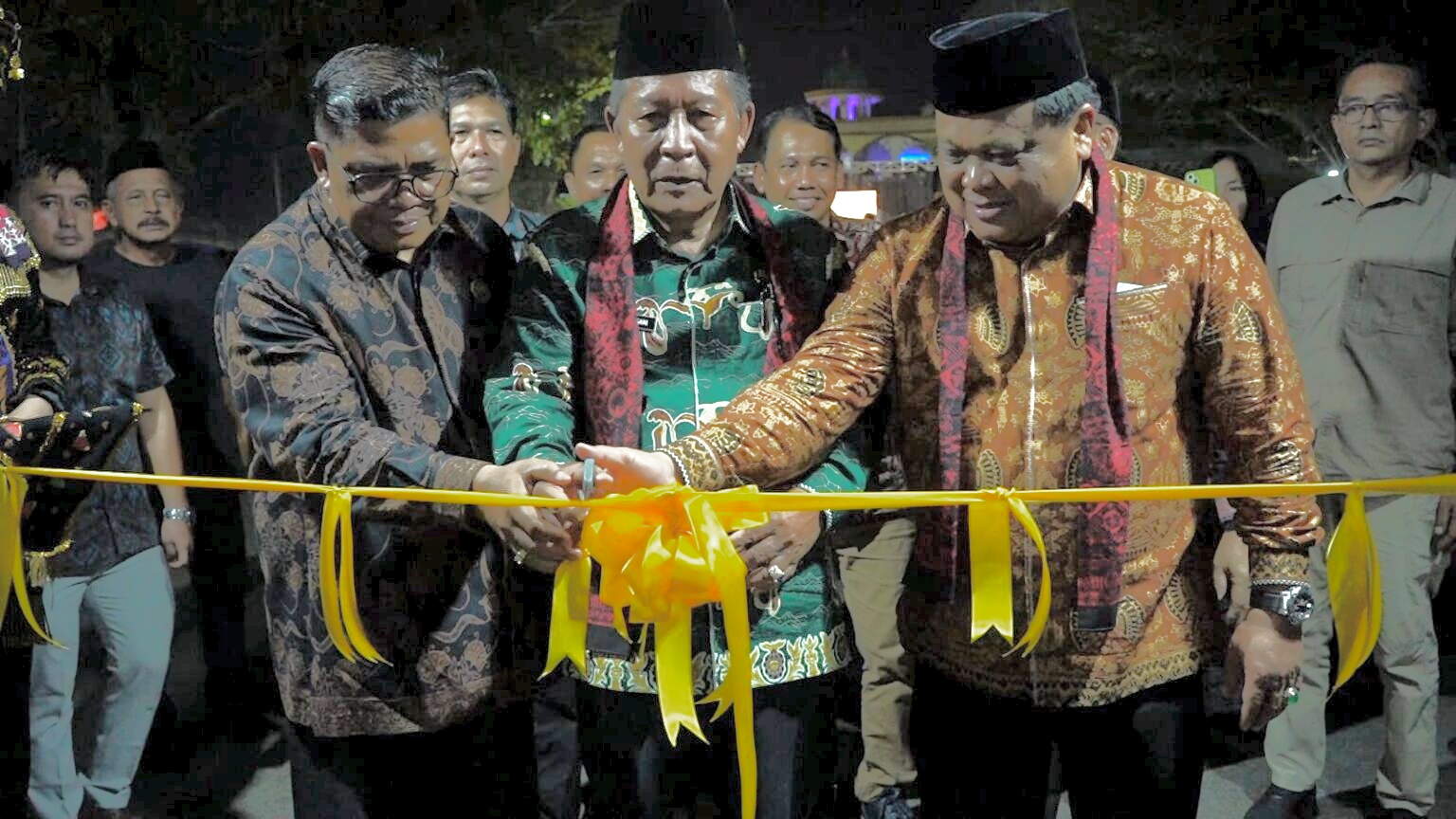 Abdullah Sani saat membuka Festival Kenduri Psko di RTH Pasar Bawah Bangko, Sabtu (11/7)