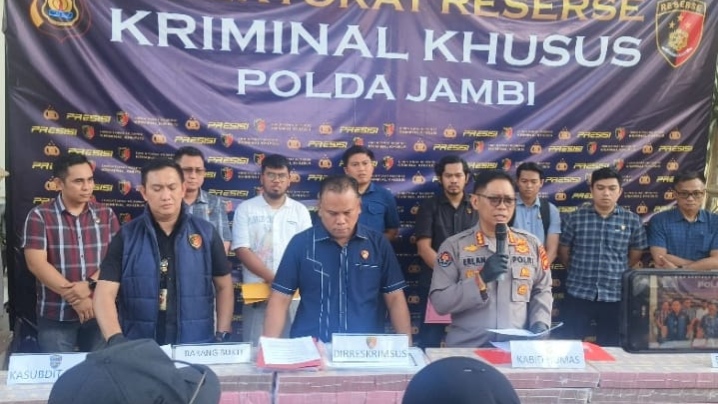 Polda Jambi saat ungkap kasus pembobolan Bank Jambi 