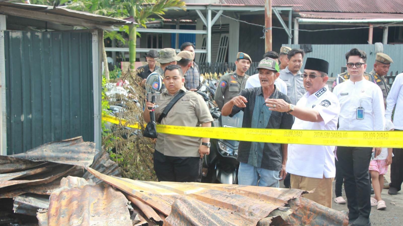 Bupati Anwar Sadat tinjau korban kebakaran di Sungai Nibung