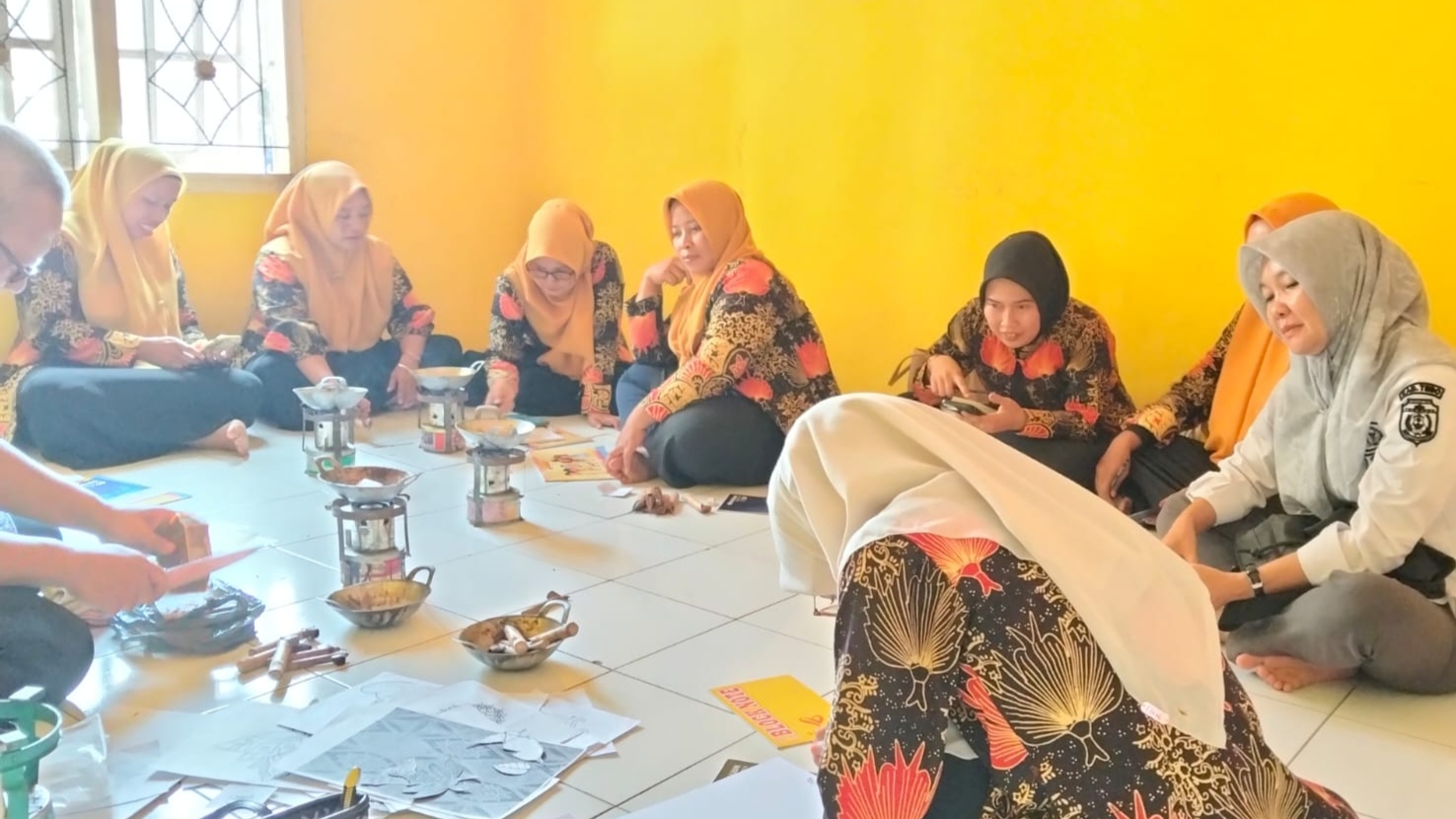 SKK Migas - MontD'Or Oil Tungkal Ltd fasilitasi alat dan Bimtek membatik kader PKK Mengupeh