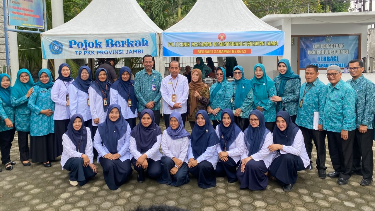 PKK Jambi dan Poltekkes bagikan sarapan gratis