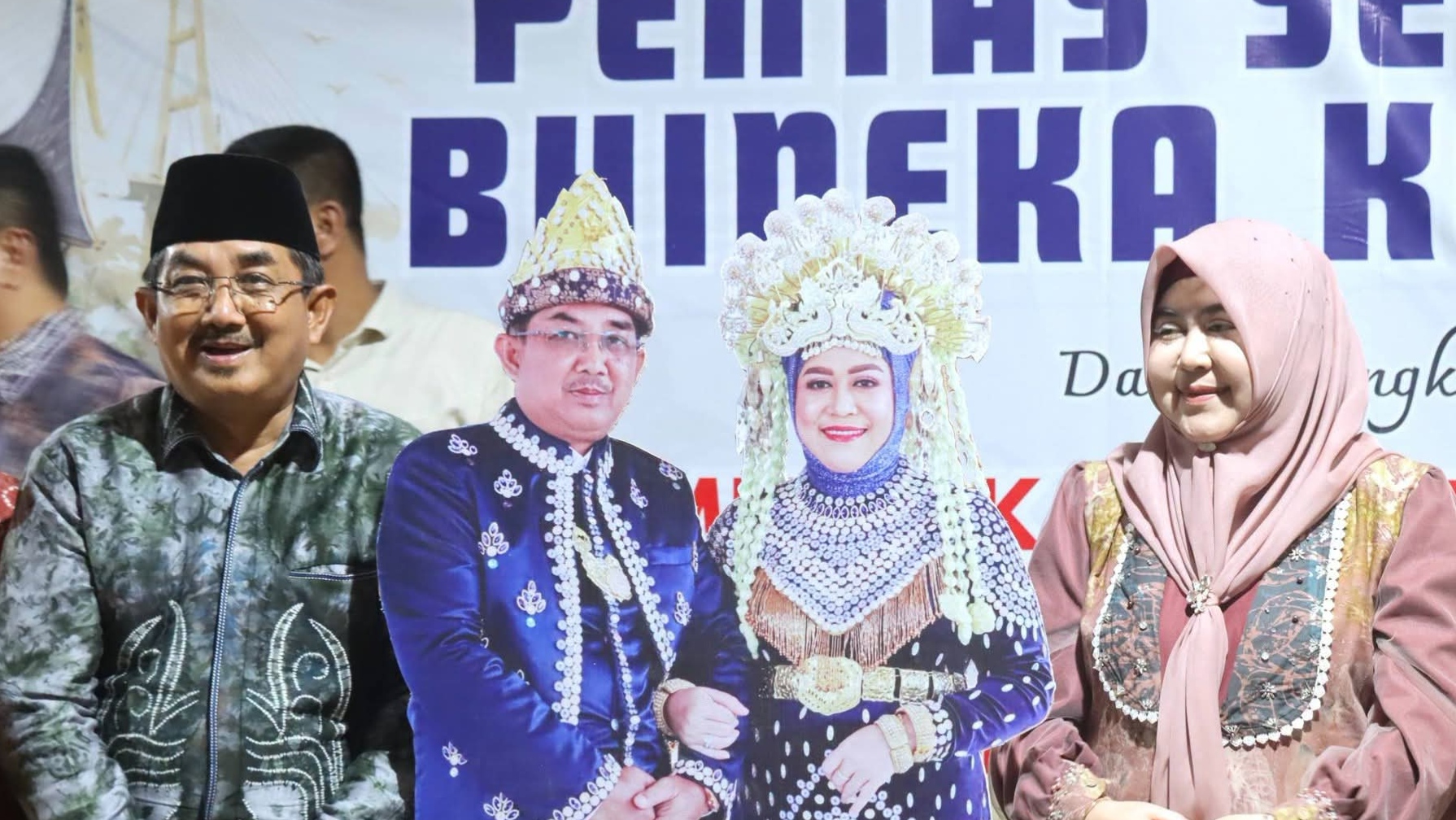Anwar Sadat hadiri Pentas Seni Sunda dan Banjar