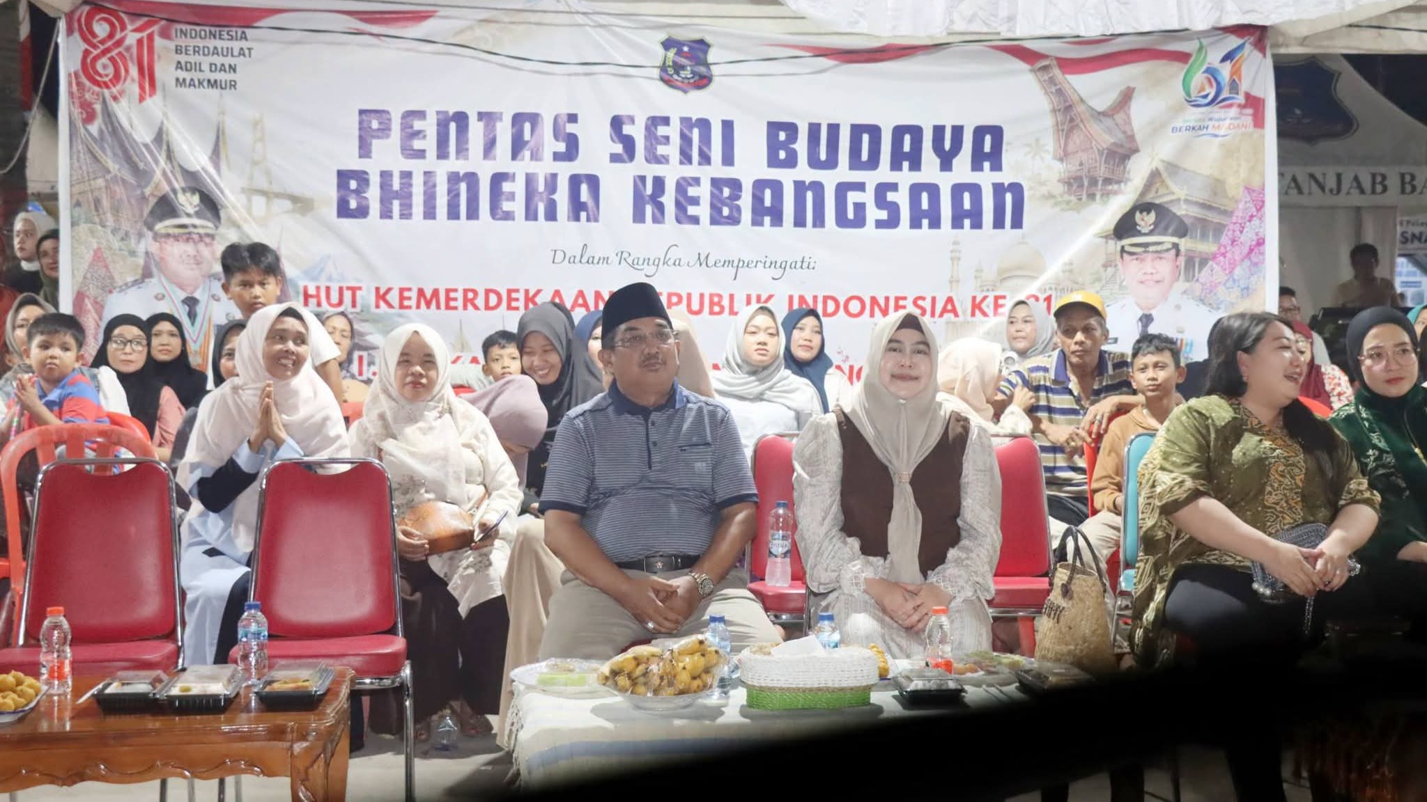 Anwar Sadat hadiri malam keempat pergelaran seni budaya di Alun-Alun Kuala Tungkal 
