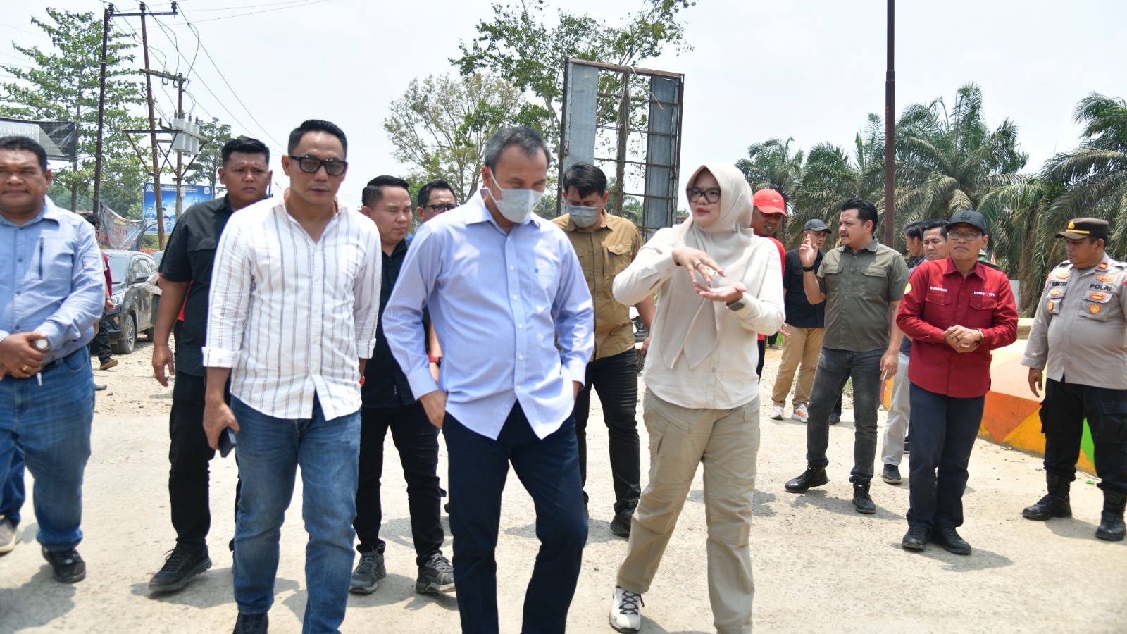 Bupati Dillah saat mendampingi kunjungan Edi Purwanto ke Tanjab Timur