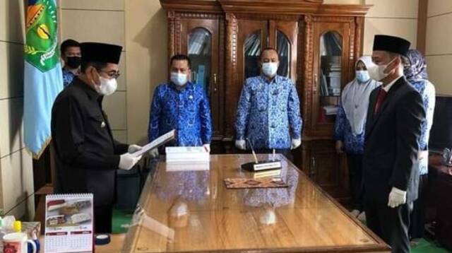AJB saat lantik Pj Sekda Sungai Penuh