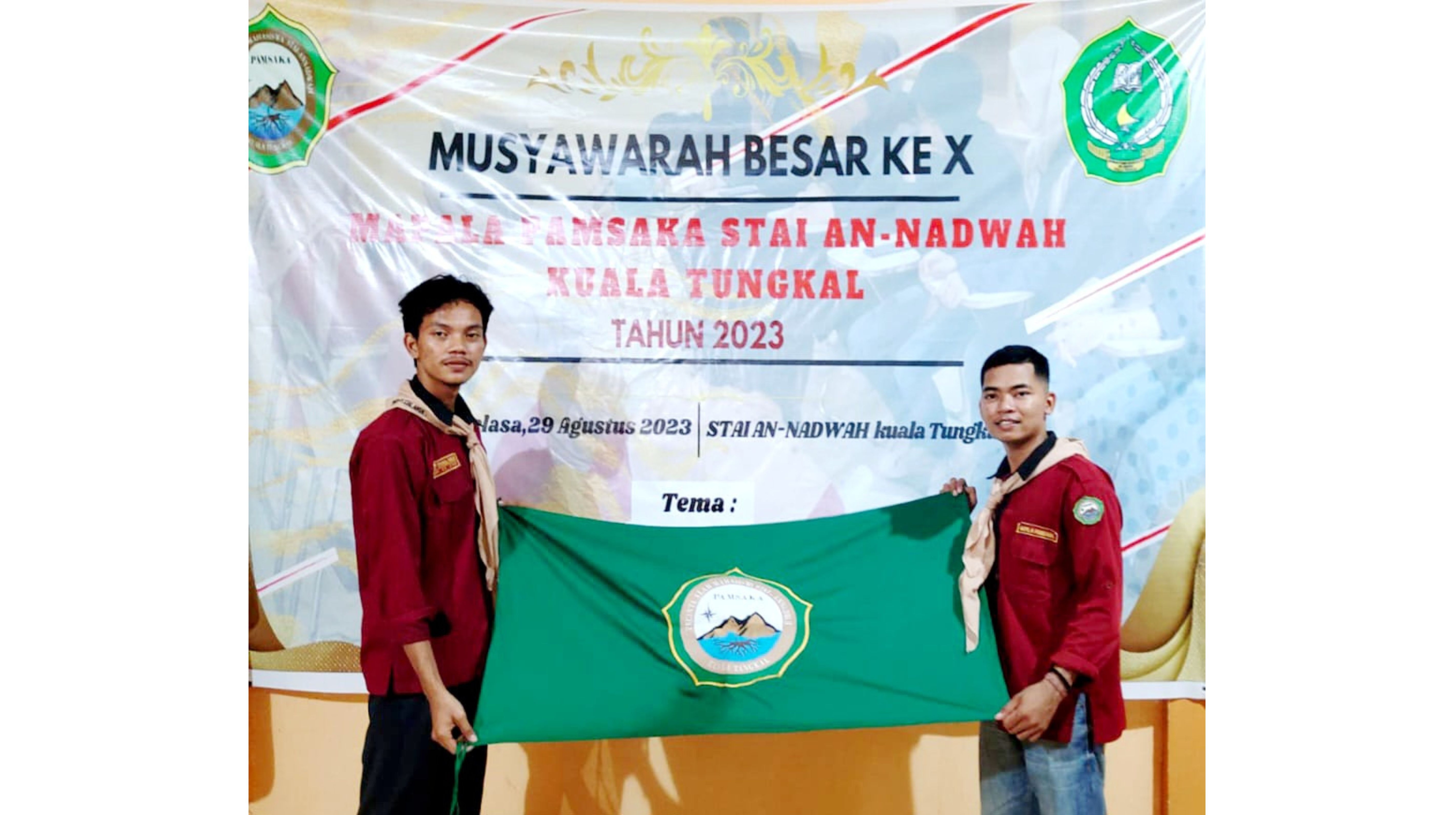 Ketum Mapala Pamsaka STAI-An Nadwah Kuala Tungkal Periode 2023 - 2024 Husnul Baharudin (kanan).