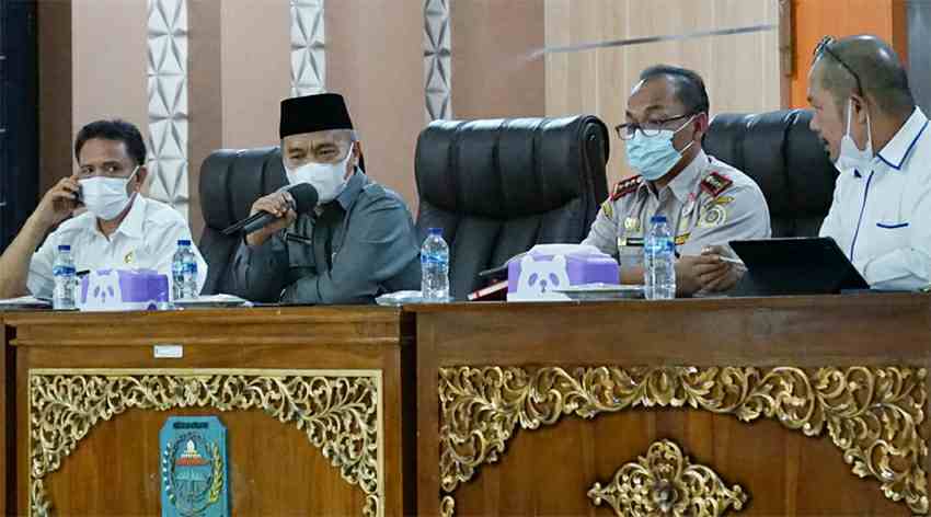 Pj Sekda Merangin saat pimpin rakor pengembang Kopi Robusta