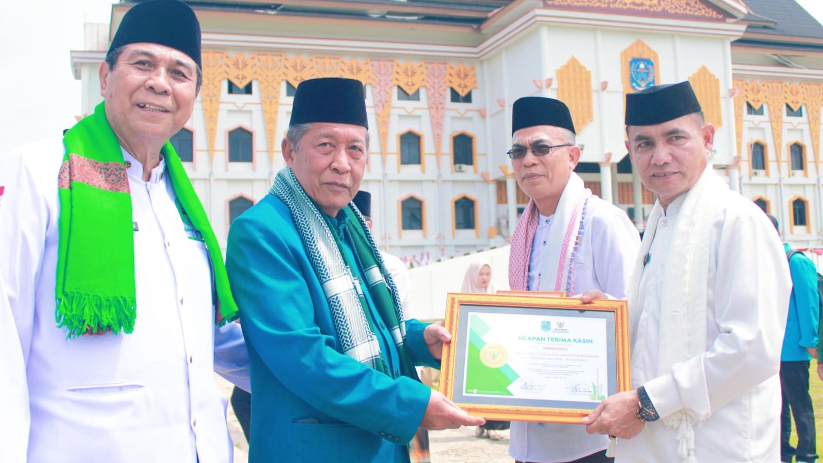 Abdullah Sani hadiri peringatan Hari Santri Nasional 2025 di lapangan Kantor Bupati Merangin