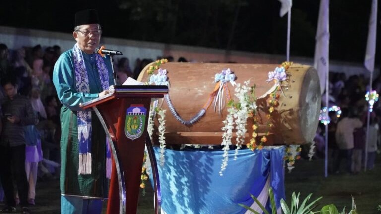 Abdullah Sani pada pembukaan MTQ ke-19 Kabupaten Tebo, Jumat (5/5)