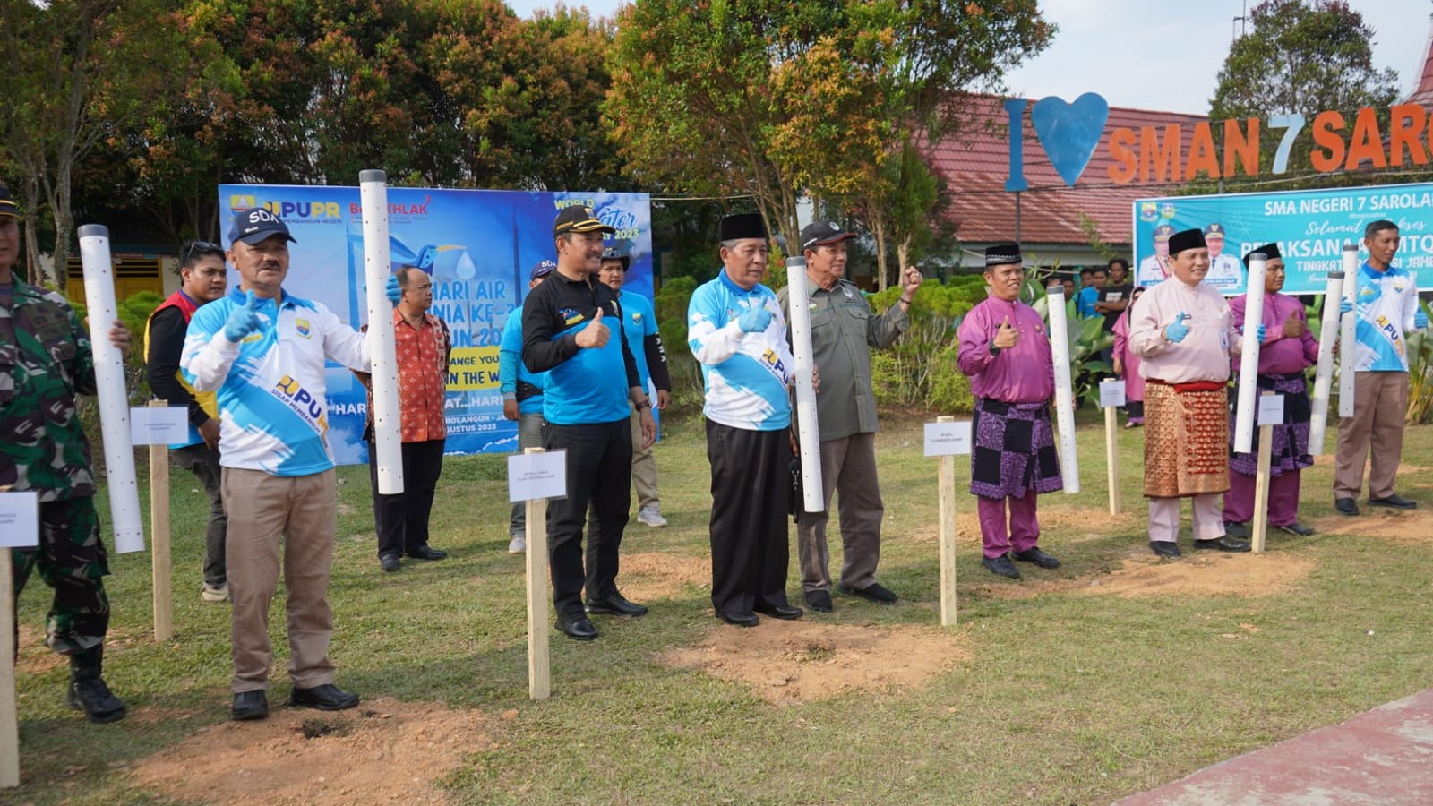 Abdullah Sani saat Peringatan Hari Air Dunia di SMAN 7 Sarolangun, Rabu (23/8)