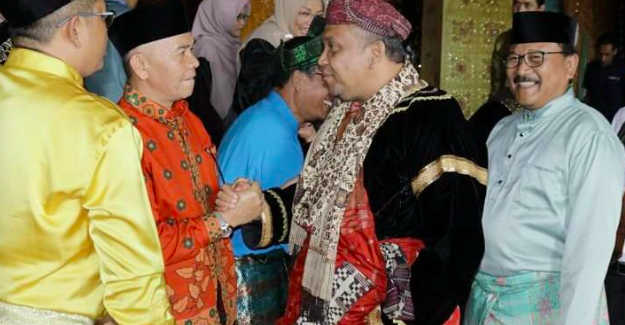 Bupati Adirozal hadiri Batagak Gala Datuak Rajo Basa Wamenaker Afriansyah Noor