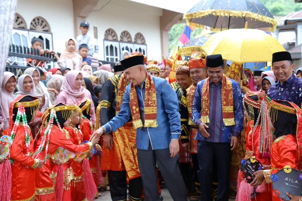 Bupati Adirozal hadiri acara Kenduri Sko Desa Tanjung Genting