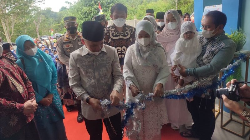 Bupati Adirozal saat resmikan Panti Asuhan Baitul Husna