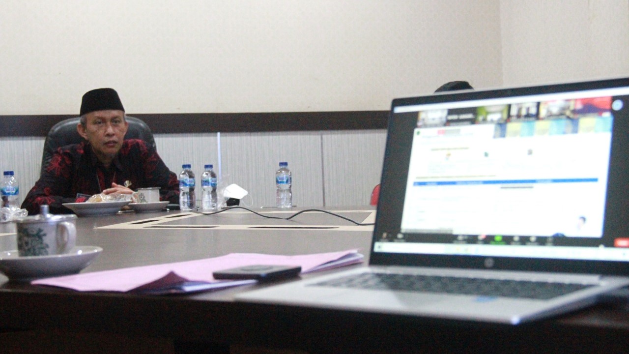 Sekda Agus Sanusi saat hadiri launching penerapan SPM secara virtual