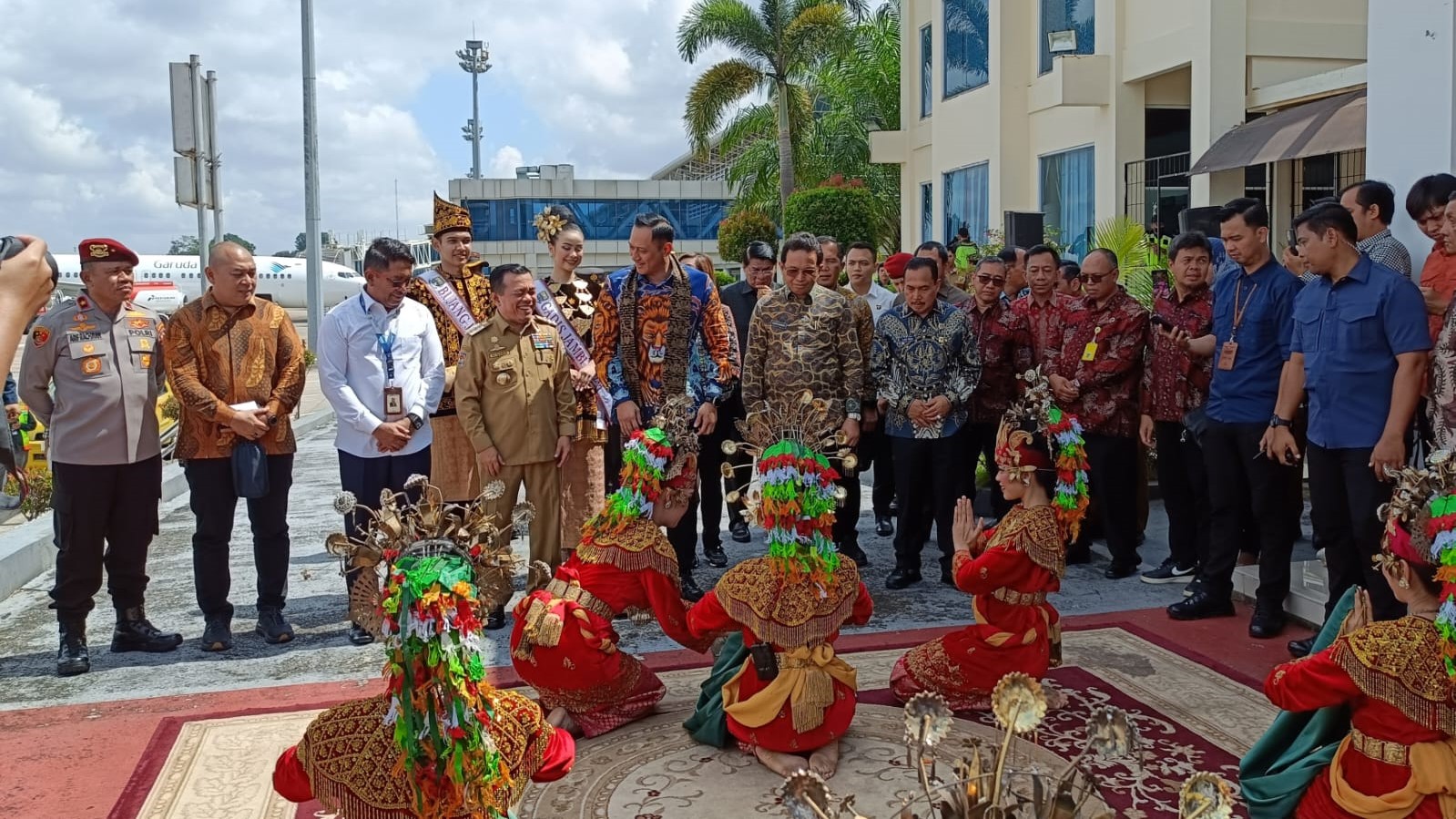 Al Haris sambut kedatangan Menteri ATR/BPN, AHY di Jambi, Selasa (25/6)