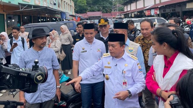 Al Haris pantau langsung harga sembako di Pasar Angso Duo Baru Jambi, Jumat (8/3)