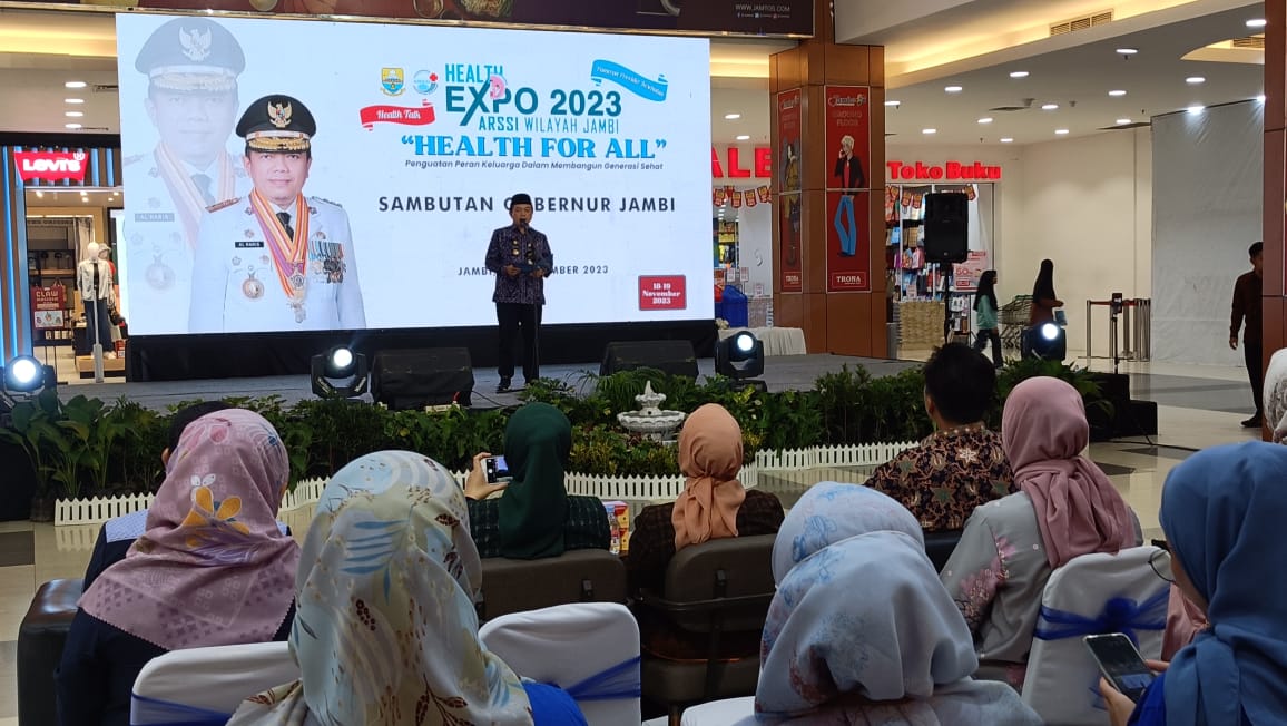 Al Haris membuka Health Expo 2023 ARSSI Jambi, Sabtu (18/11)