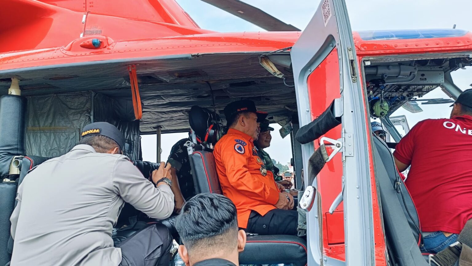 Al Haris bersama Kasad Jenderal Dudung pantau hotspot melalui jalur udara, Kamis (7/9)