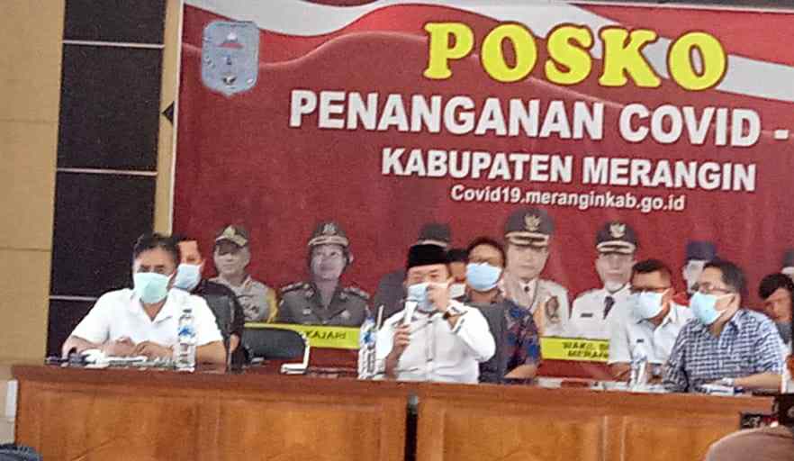 Buapti Merangin, Al Haris (tengah)