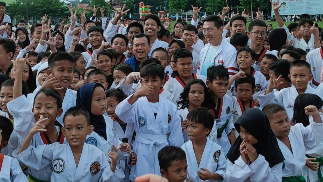 Al Haris membuka latihan bersama Taekwondo Jambi, Minggu (21/1)
