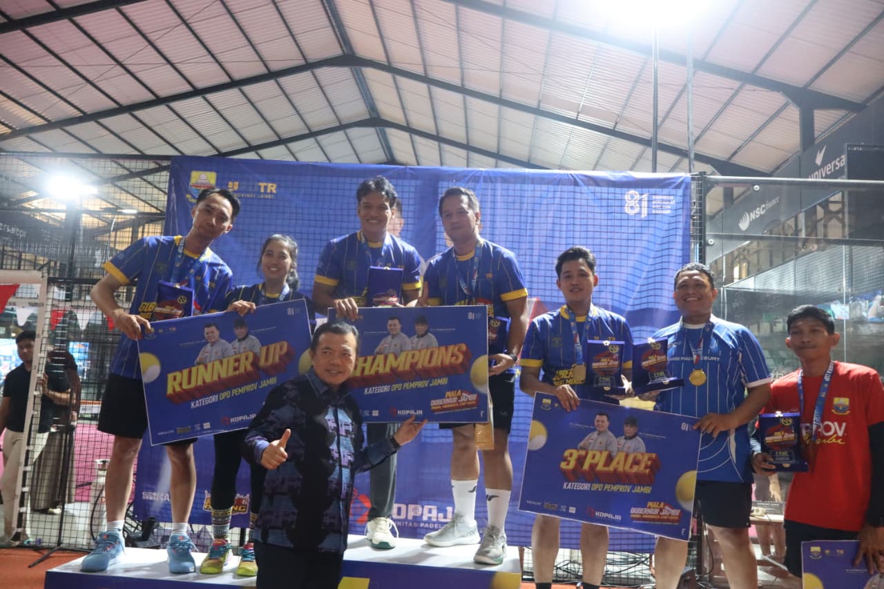 Gubernur Al Haris tutup Turnamen Padel Merdeka Cup 2026