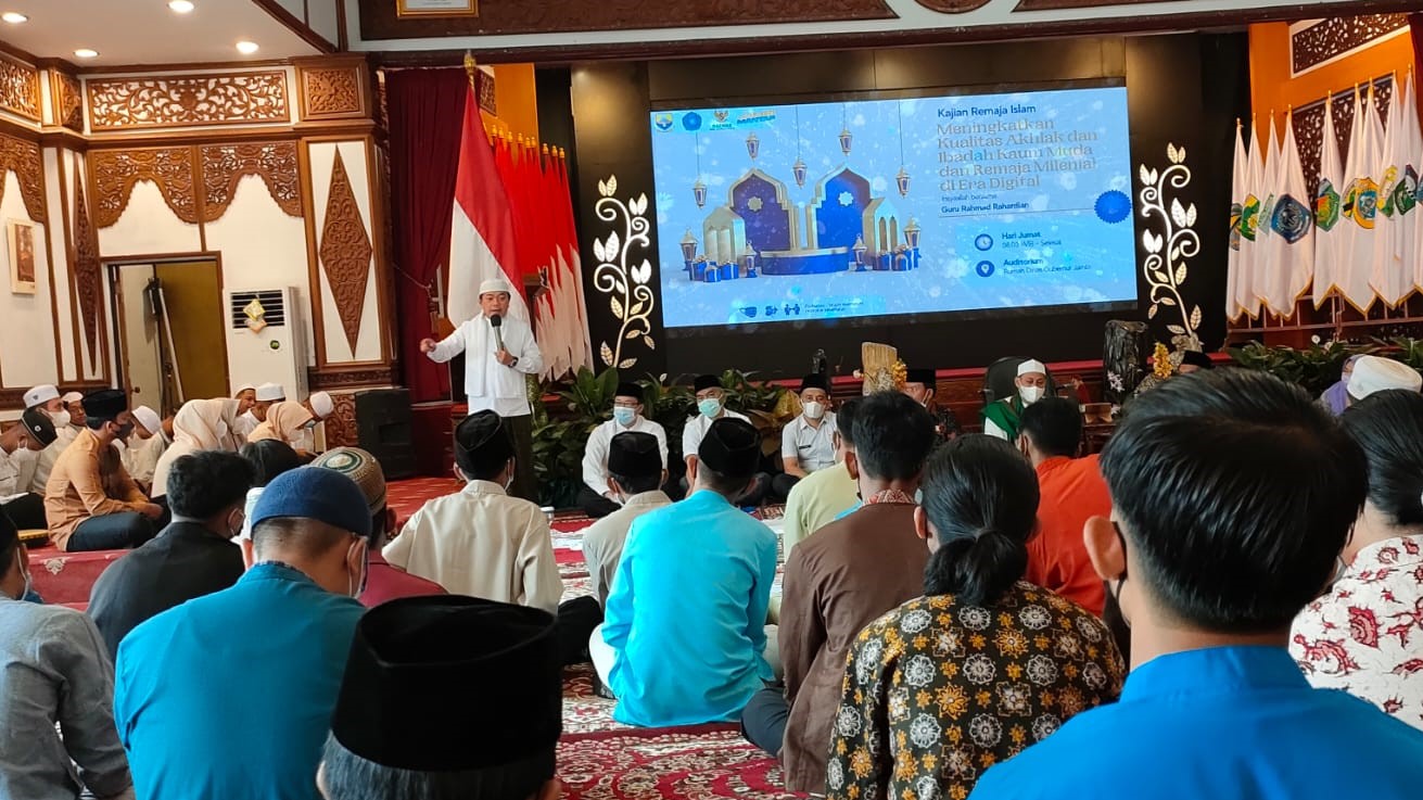 Gubernur Al Haris saat hadiri pengajian millenial