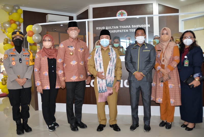 Gubernur Al Haris saat peresmian RSUD Sultan Thaha Saifuddin Tebo