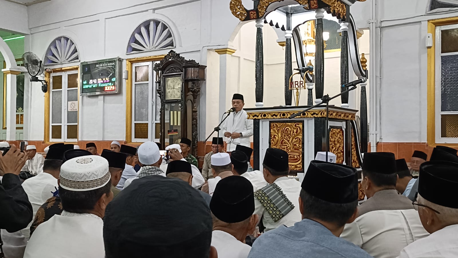 Al Haris safari Ramadan di Masjid Raya Rawang, Kota Sungai Penuh, Sabtu (16/3)