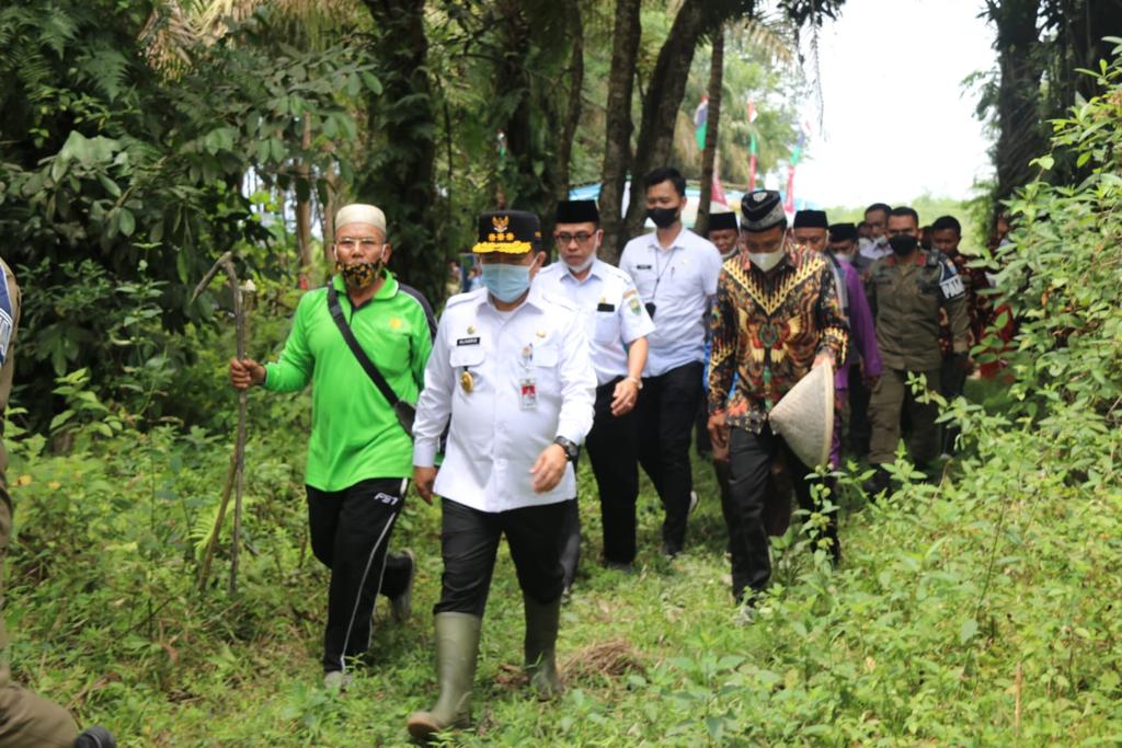 Gubernur Al Haris saat hadiri Sedekah Payo di Desa Sarang Burung Muaro Jambi