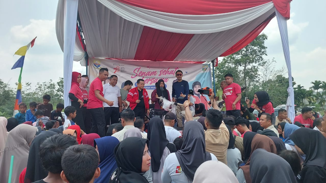 Al Haris dan Pemkab Muaro Jambi senam bersama warga Mestong, Minggu pagi (13/8)