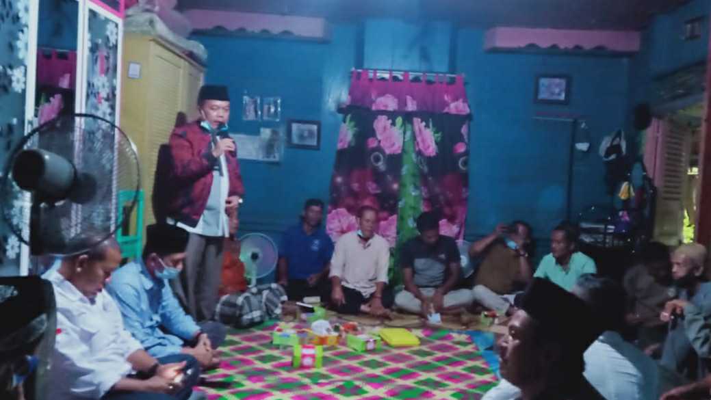Al Haris saat silaturahmi dengan warga Aur Gading Batanghari