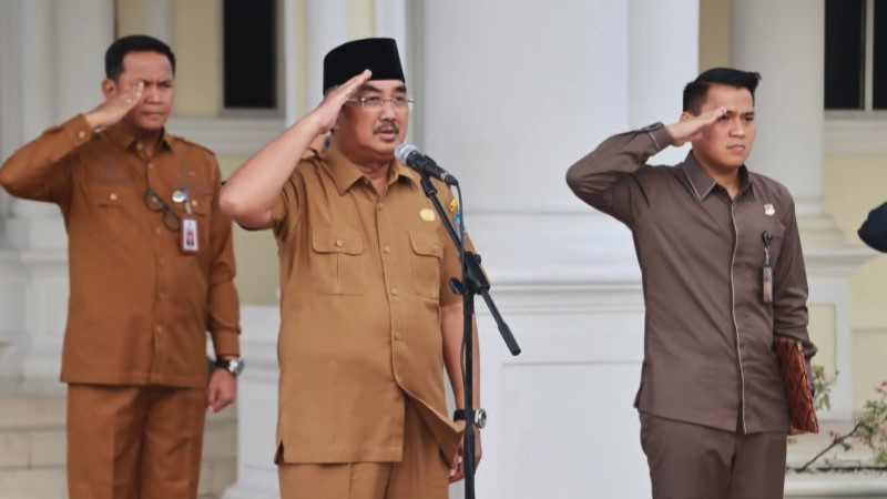 Anwar Sadat saat pimpin apel Senin pagi (1/9)