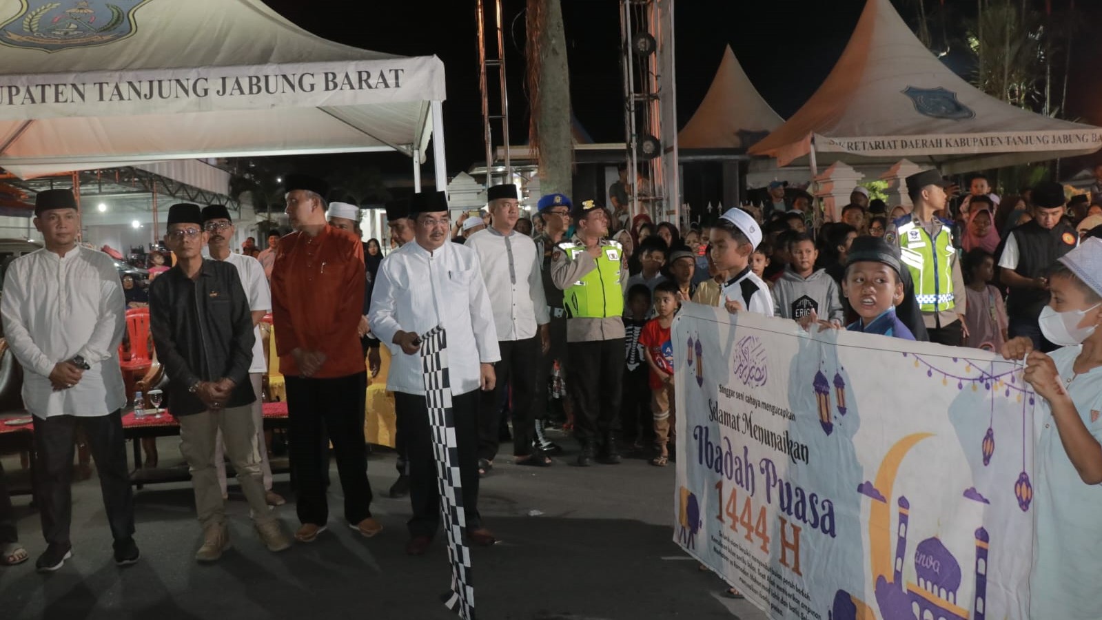 Bupati Anwar Sadat buka secara resmi festival arakan sahur Minggu ke empat, Sabtu (15/4)