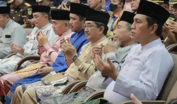 Bupati Anwar Sadat hadiri HUT Jambi ke 66, Jumat (6/1)