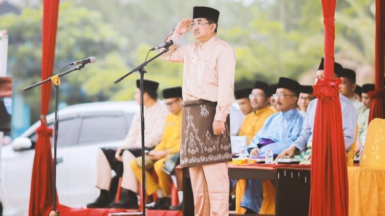 Anwar Sadat jadi inspektur upacara peringatan HUT ke 67 Jambi, Sabtu (6/1)
