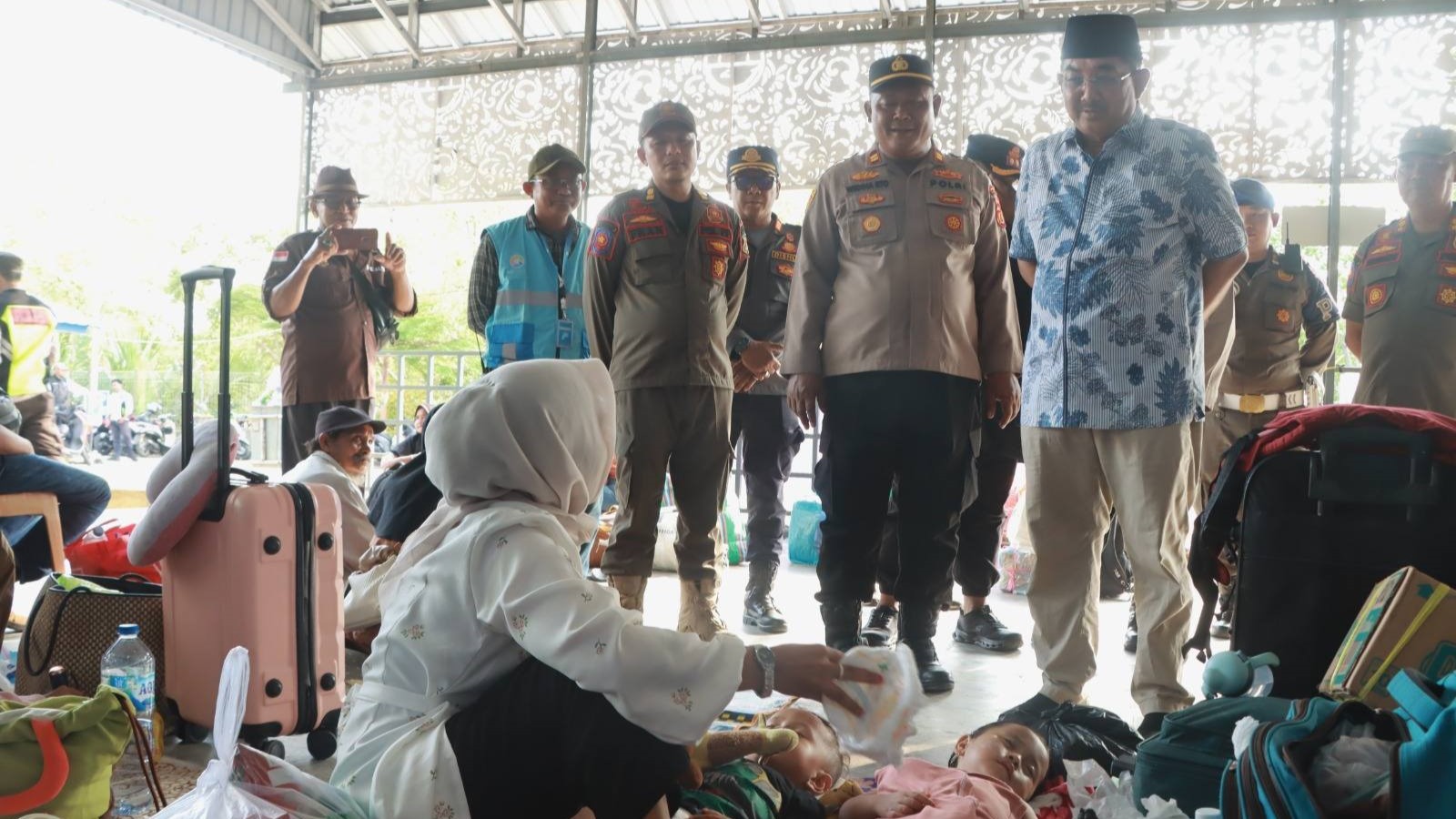 Bupati Anwar Sadat Tinjau Pelabuhan Roro dan Dermaga Parit Ponco