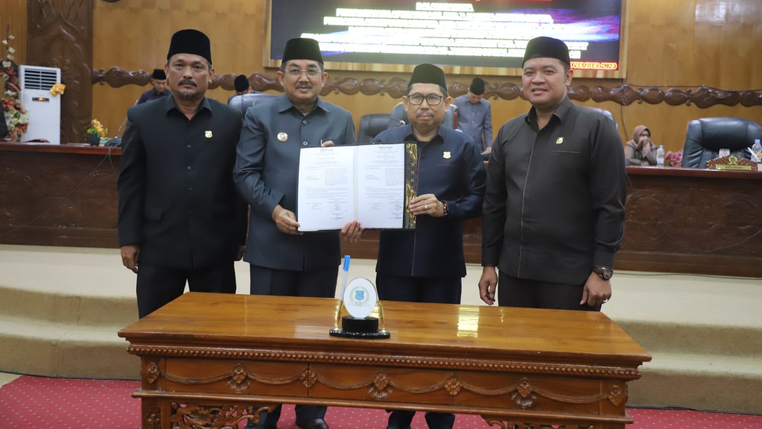Anwar Sadat hadiri rapat paripurna penetapan PROPEMPERDA tahun 2024, Senin (27/11)
