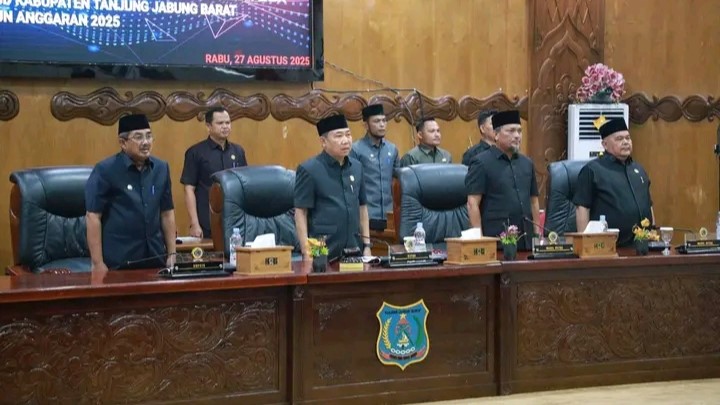 Anwar Sadat hadiri rapat paripurna kedua di DPRD Tanjab Barat
